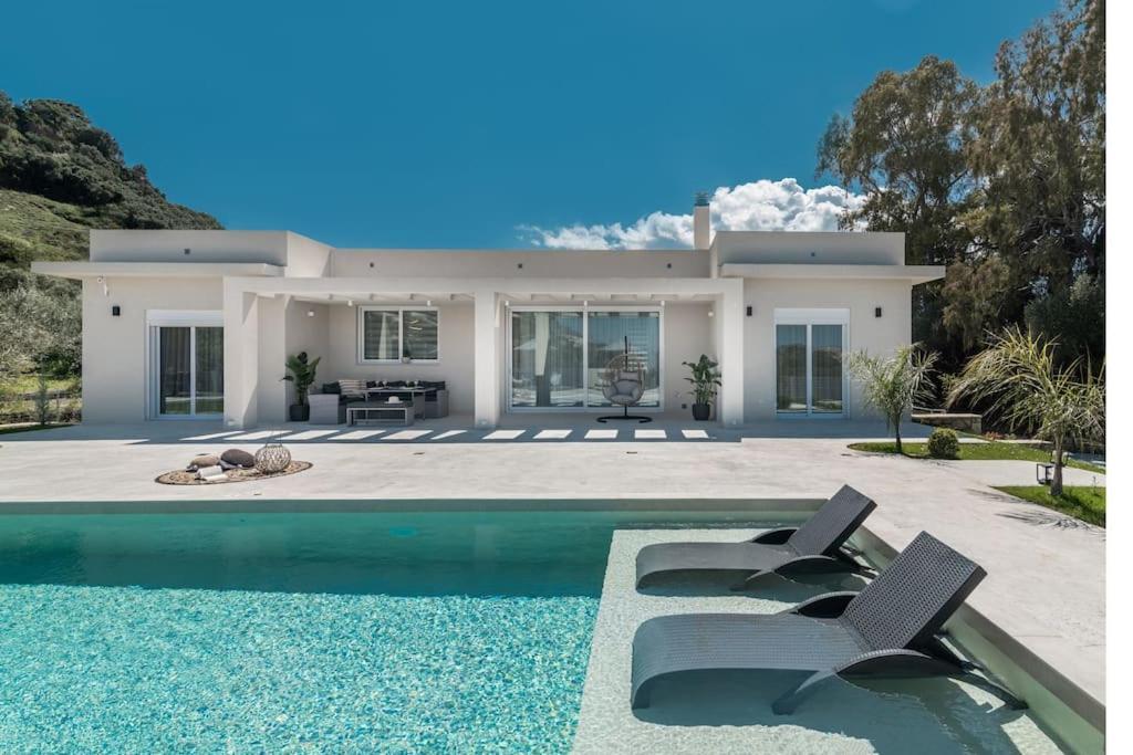 Melissia Luxury Villa Kalamákion 외부 사진